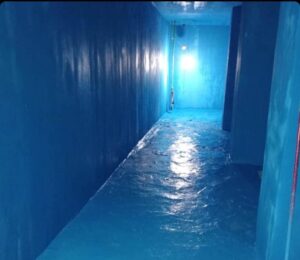 عملية عزل خزان مياه في الرياض باستخدام مواد عزل مائي وحراري لحماية الخزان ومنع التسرب وتحسين جودة المياه