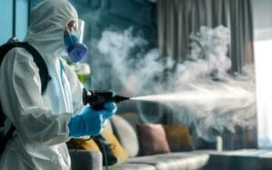 استخدام تقنية الرش الضبابي لمكافحة الحشرات الطائرة والزاحفة بشمال الرياض.